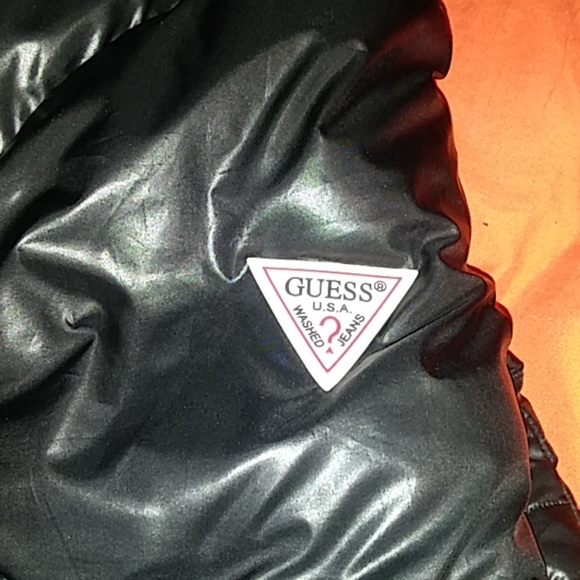 Guess puffer coat - Picture 2 of 3